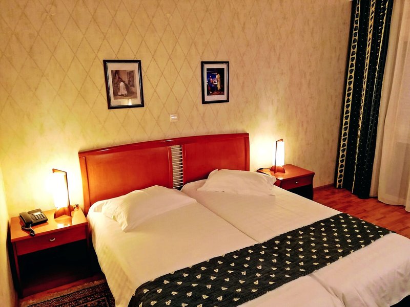 Ambassador Hotel 44
