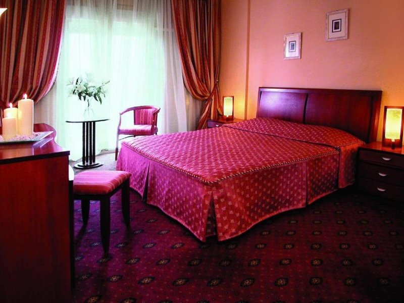 Ambassador Hotel 49