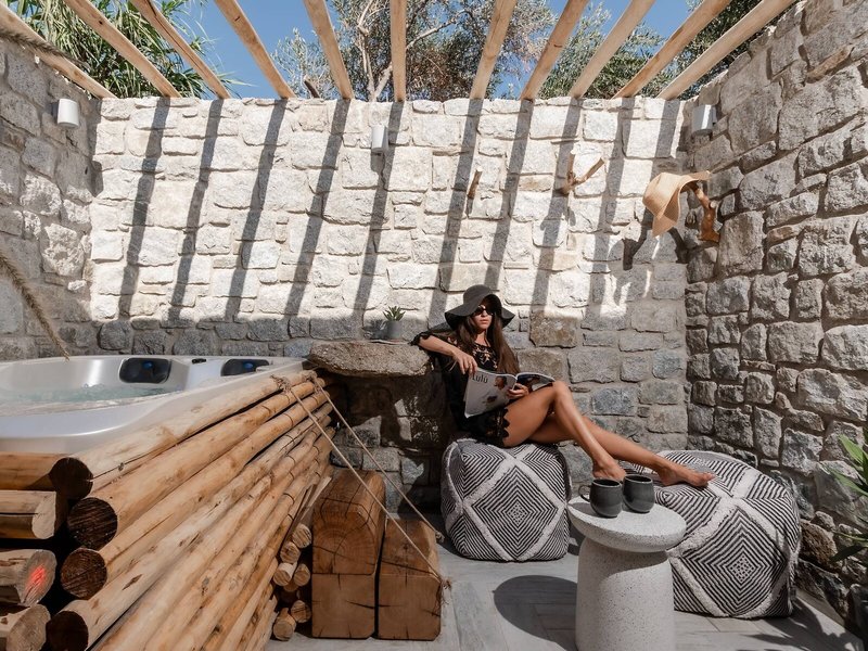 Naxian Serenity Suites 11