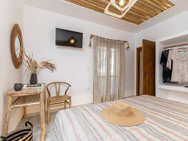 Naxian Serenity Suites 23