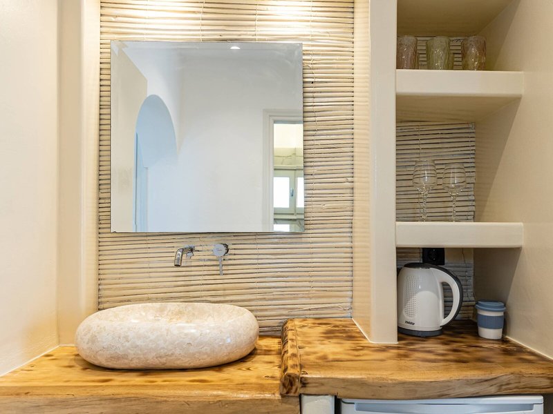 Naxian Serenity Suites 31