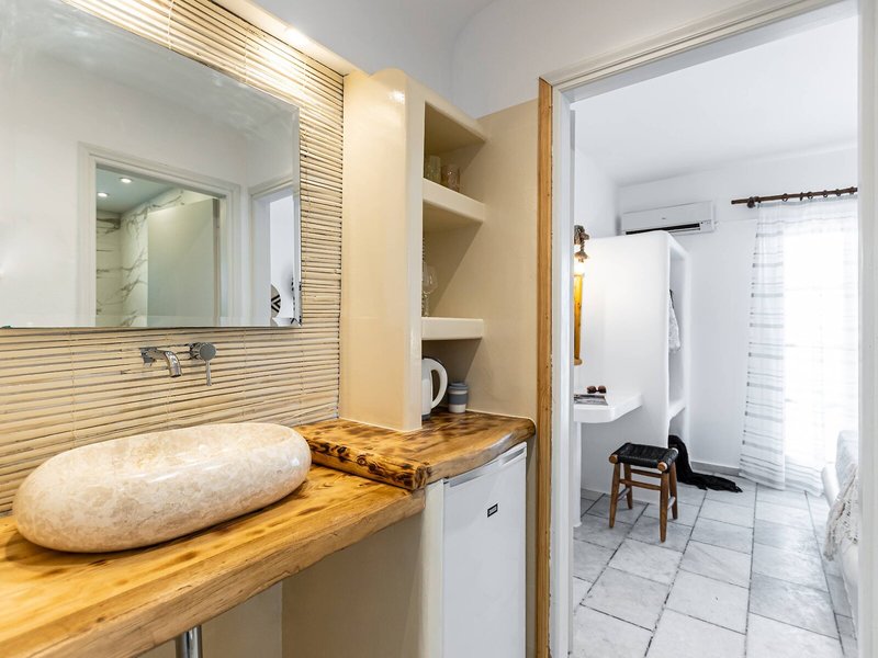 Naxian Serenity Suites 32