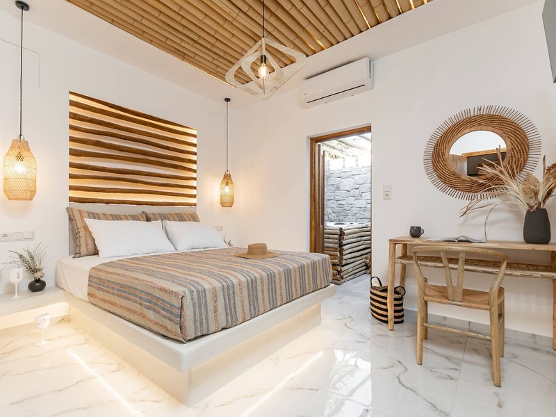 Naxian Serenity Suites 38
