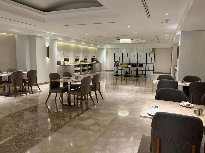 Gloria Hotel & Suites 14
