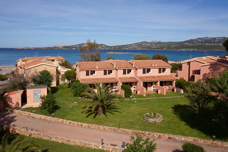Blu Hotel Laconia Village 2