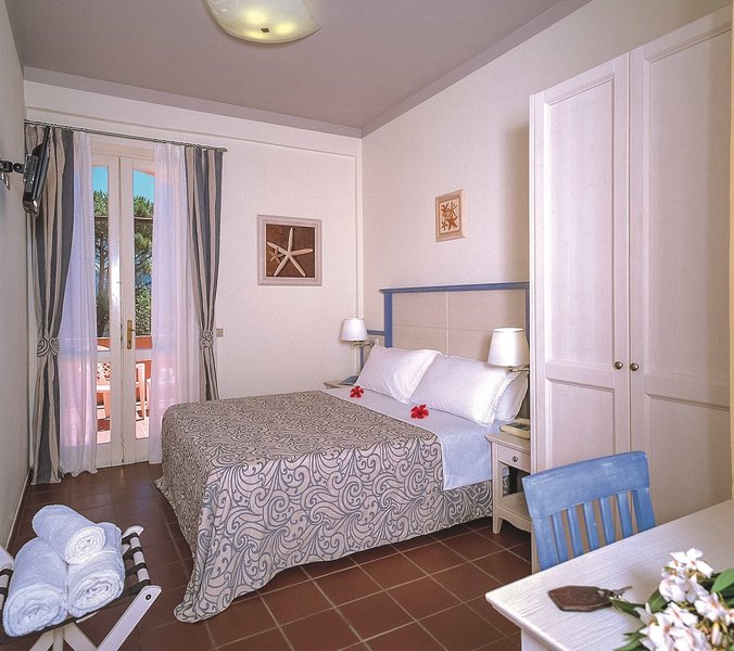 Blu Hotel Laconia Village 10