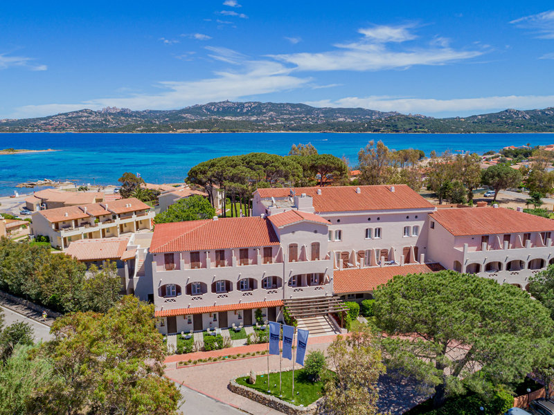 Blu Hotel Laconia Village 1