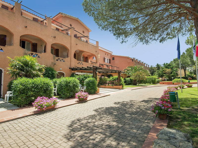 Blu Hotel Laconia Village 8