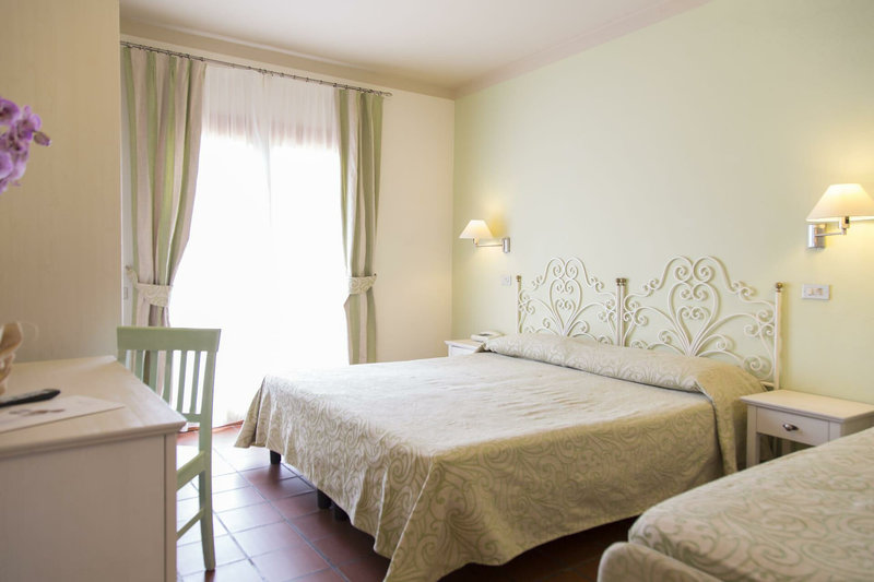 Blu Hotel Laconia Village 4