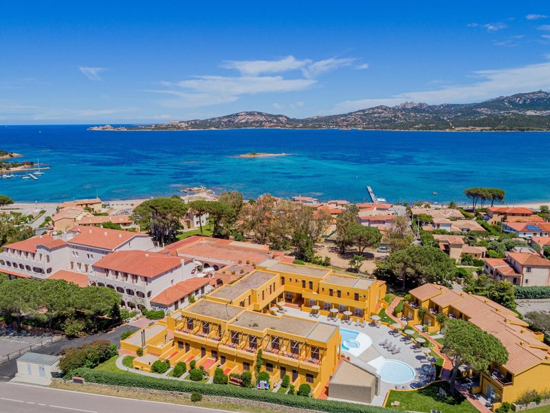 Blu Hotel Laconia Village 4