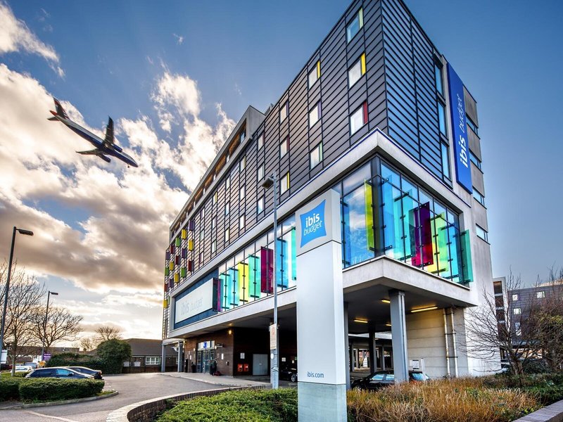 Travelodge London Heathrow Central 1 - Exterior