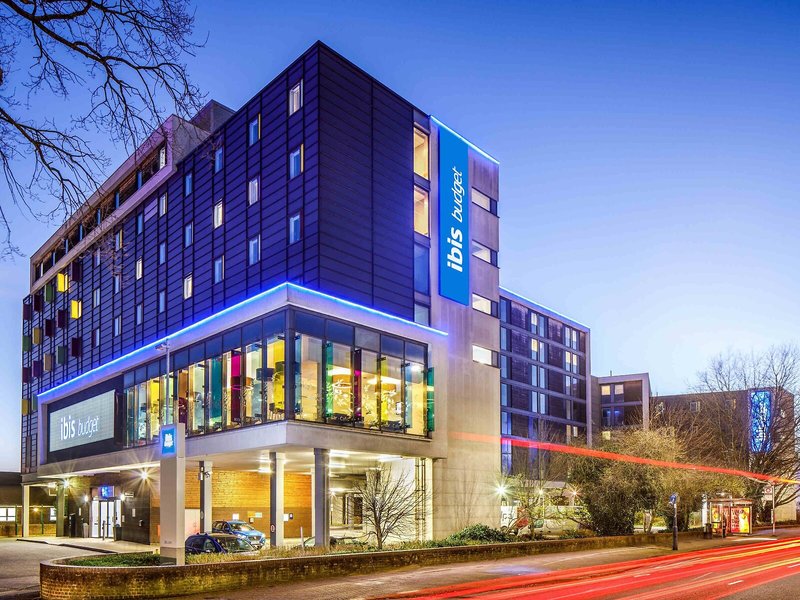 Travelodge London Heathrow Central 3 - Exterior