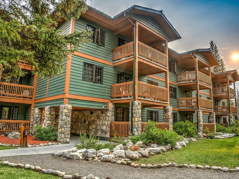 Lake Louise Inn 4