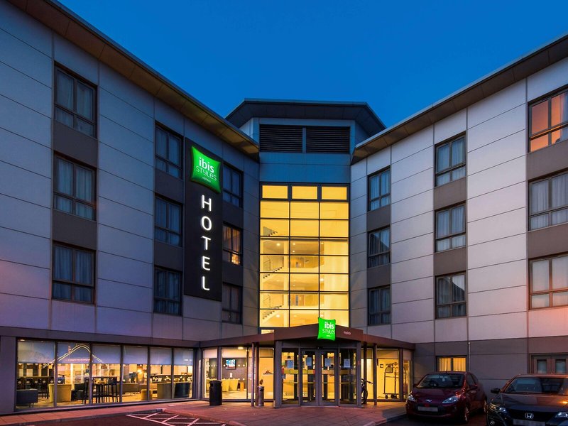 Hotel Ibis Styles Haydock 1 - Exterior