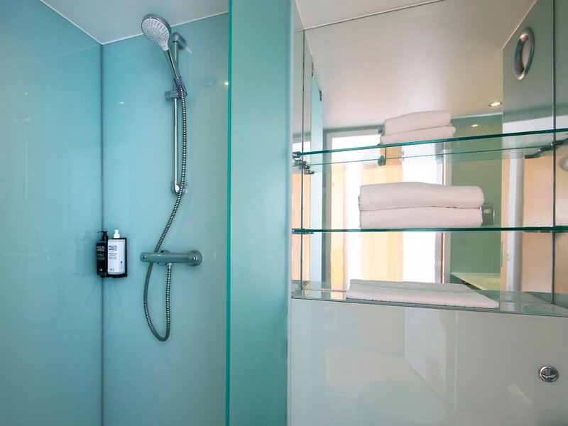 Hotel Ibis Styles Haydock 35 - Bathroom Example