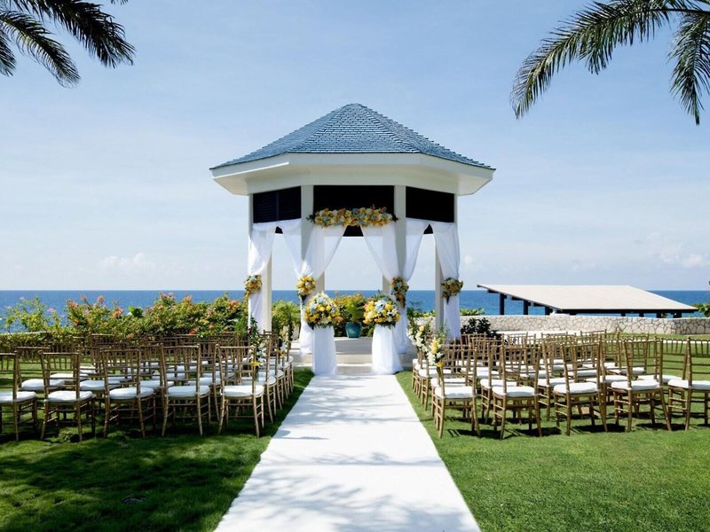 The Cliff Hotel 4