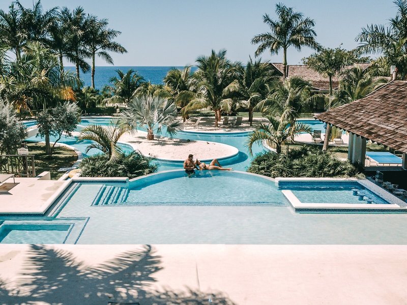 The Cliff Hotel 13