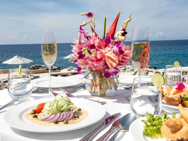 The Cliff Hotel 31