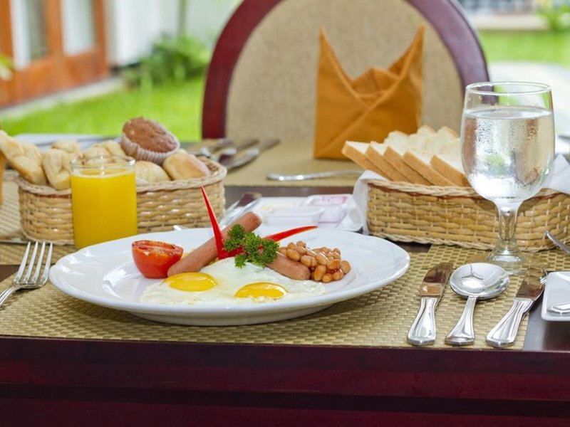 Oak Ray Serene Garden Hotel 6