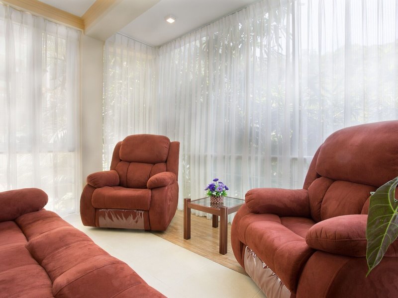 Oak Ray Serene Garden Hotel 11