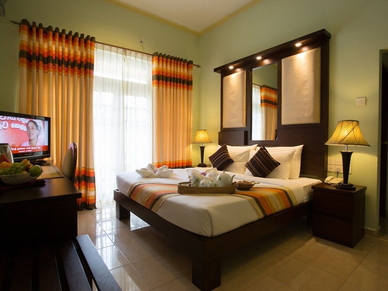 Oak Ray Serene Garden Hotel 13