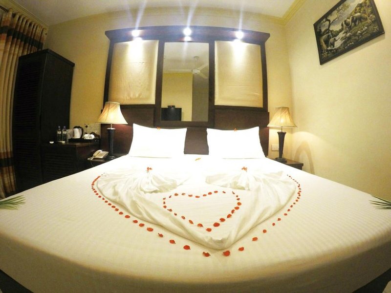 Oak Ray Serene Garden Hotel 14