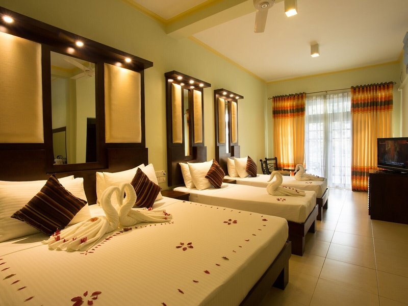 Oak Ray Serene Garden Hotel 16