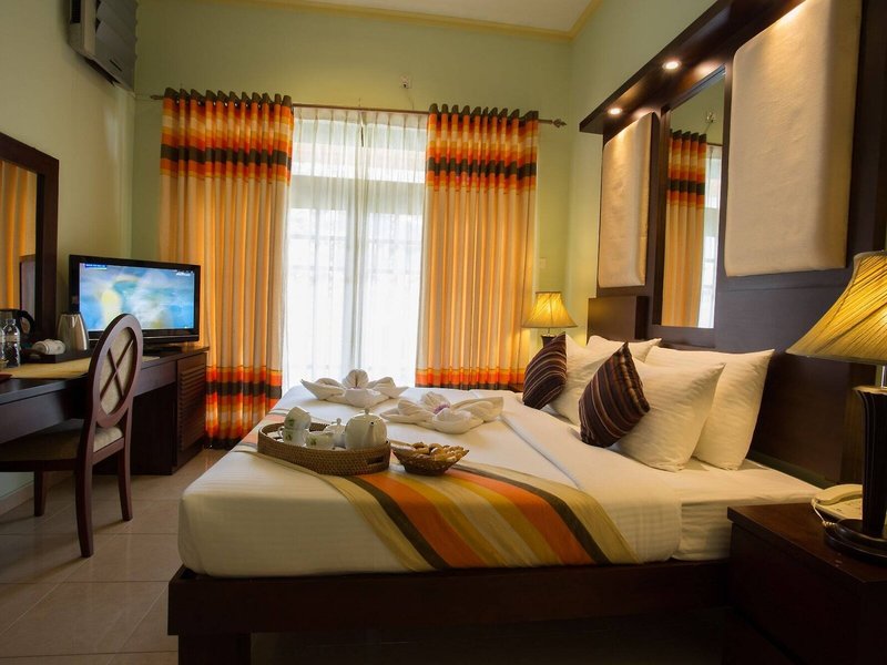 Oak Ray Serene Garden Hotel 17