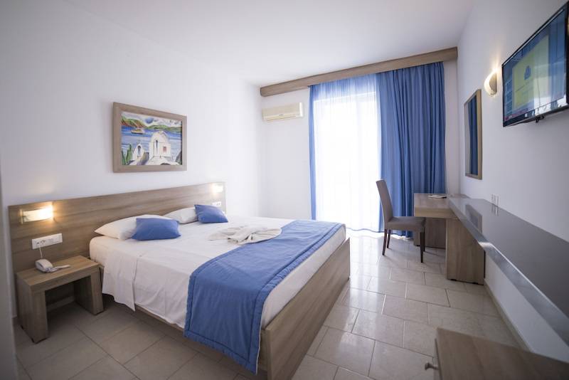 Lardos Bay 10