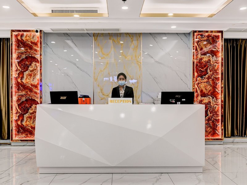 The Travellers Hotel 4