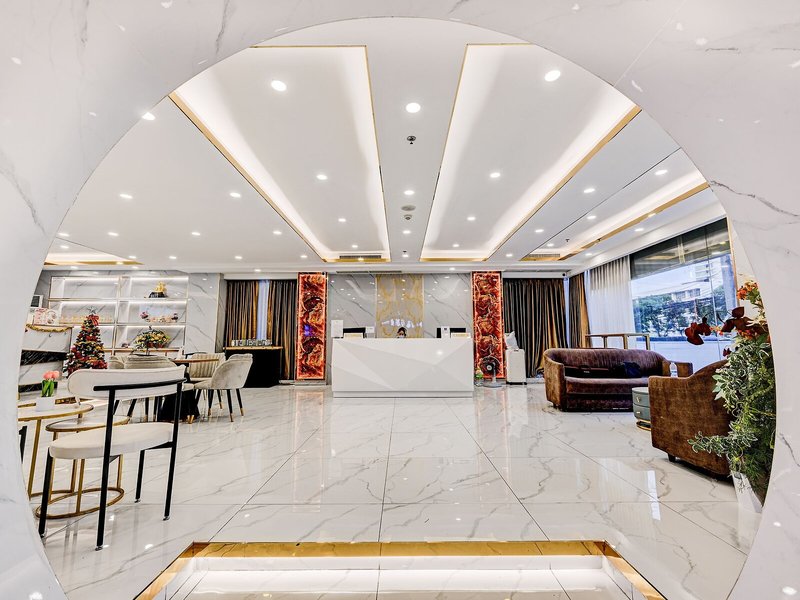 The Travellers Hotel 7