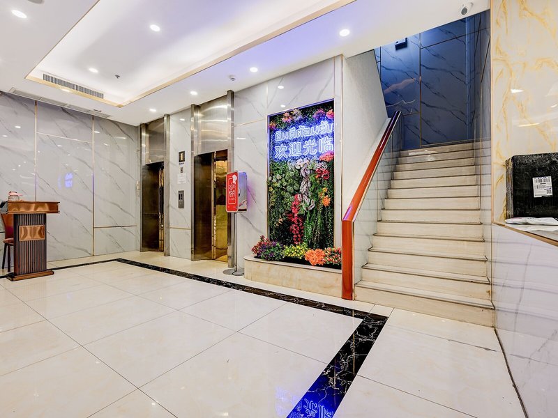 The Travellers Hotel 9