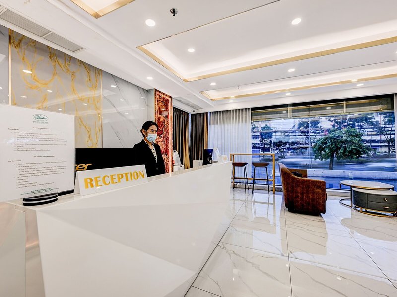 The Travellers Hotel 12