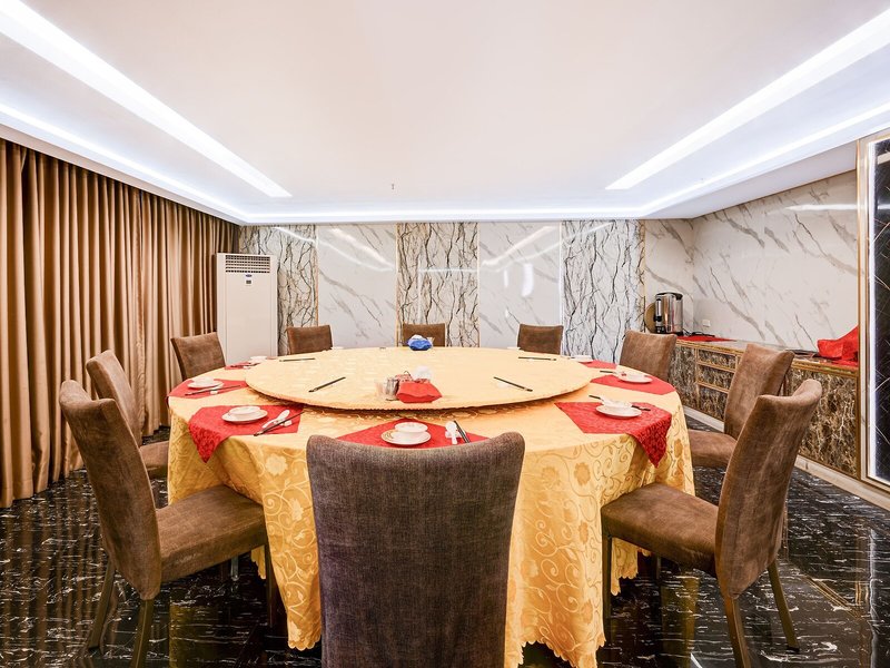 The Travellers Hotel 17
