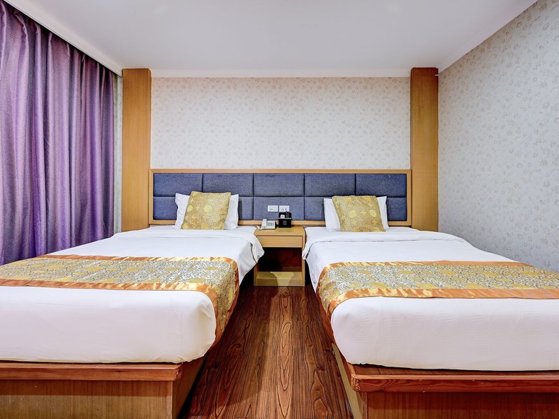 The Travellers Hotel 24
