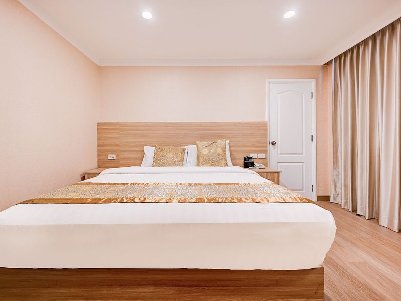 The Travellers Hotel 28