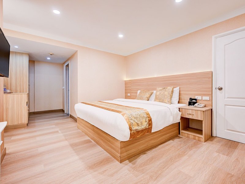 The Travellers Hotel 31