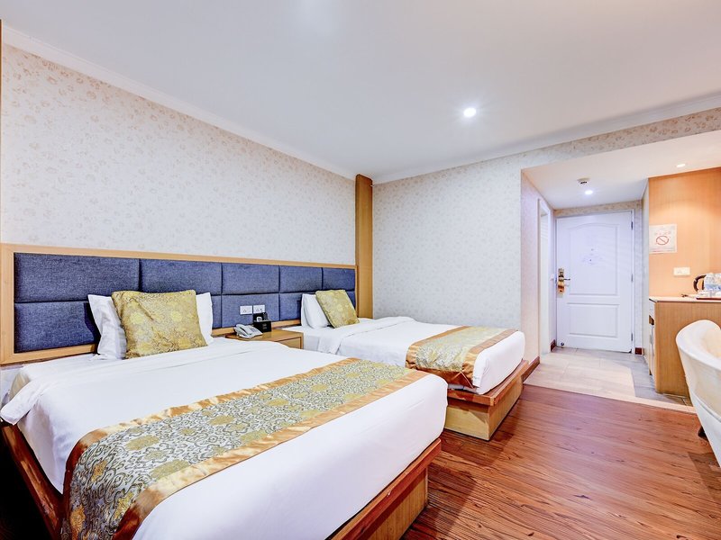 The Travellers Hotel 41