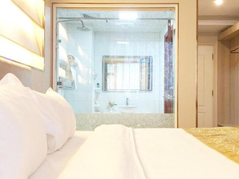 The Travellers Hotel 50