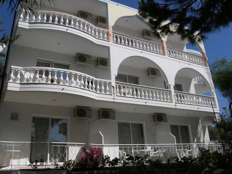 Pefkos Garden 2