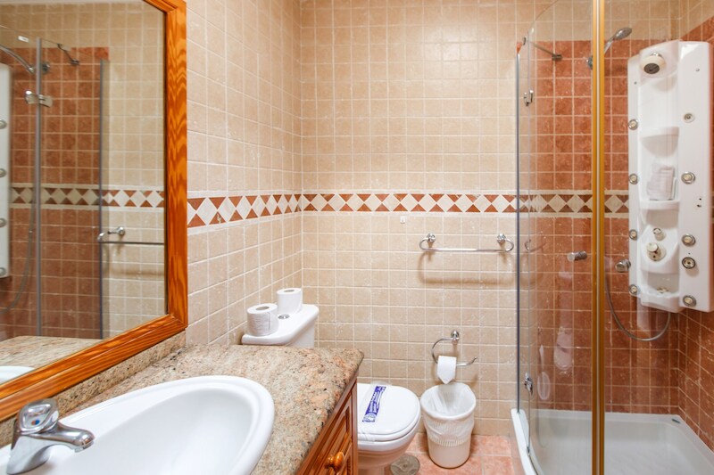 Las Brisas Bungalows 6