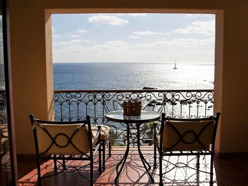 Hacienda Encantada Resort & Residences 6