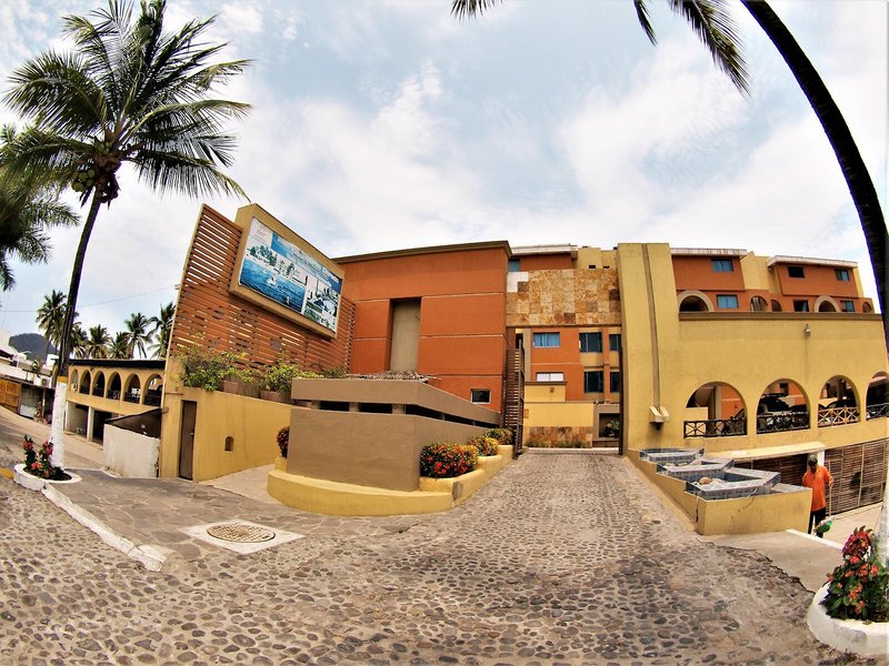 Marina Puerto Dorado Hotel 2
