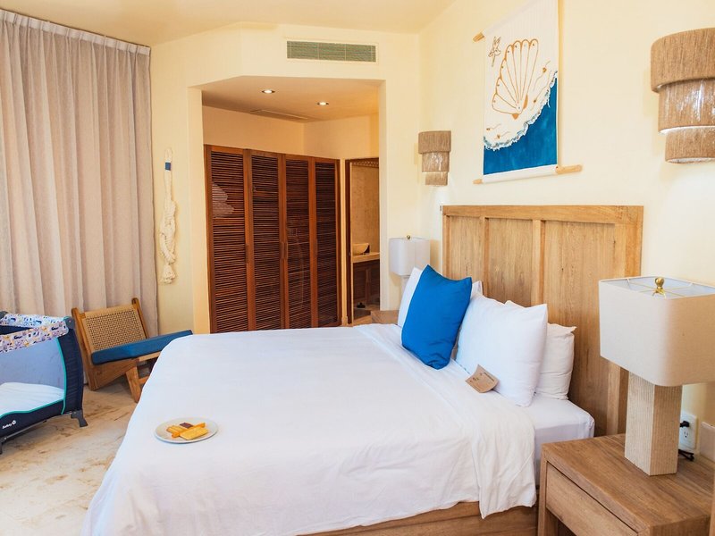 Porto Playa Condo 3