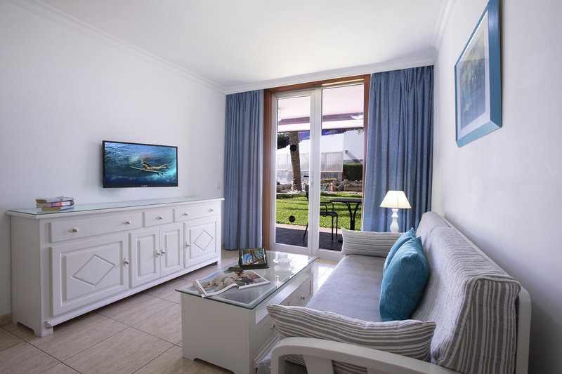 Jacarandas Beach 10