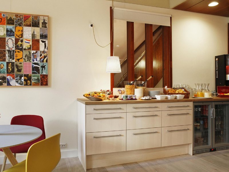 The Neighbour's Magnolia 5