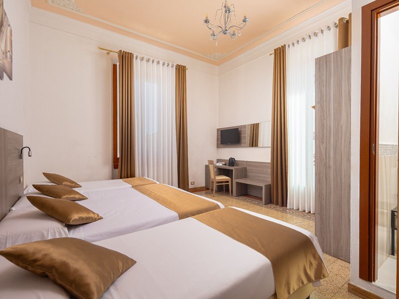 Astrid 12 - Room Example