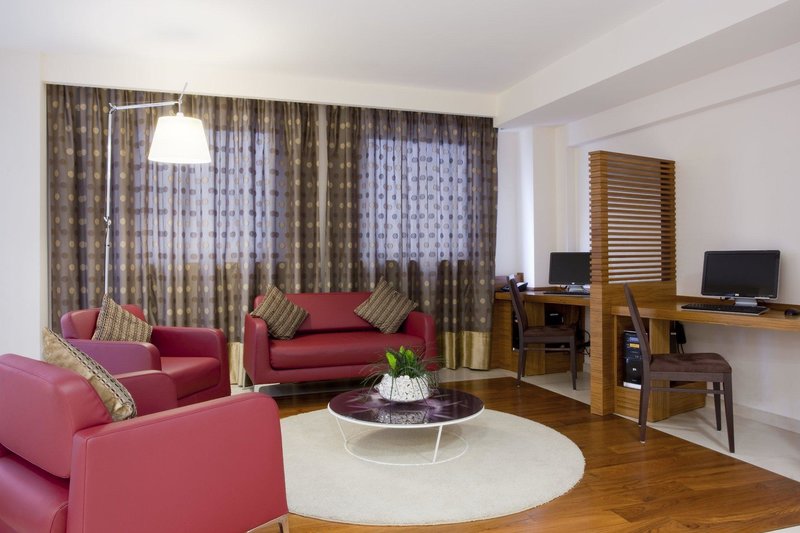 Holiday Inn Salerno 5 - Room Example