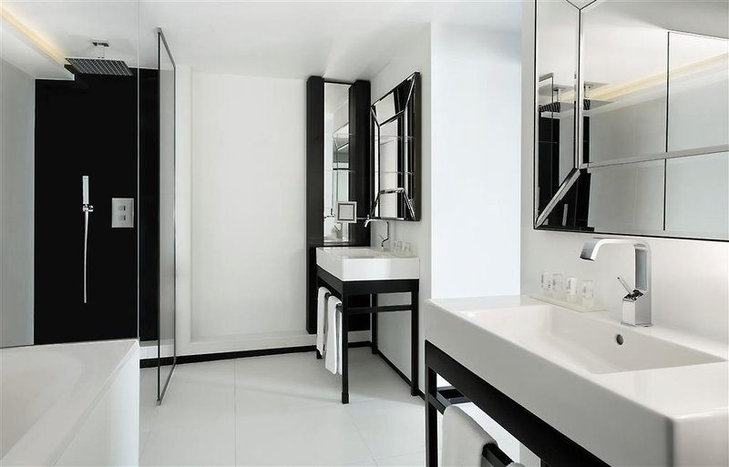 Le Meridien Beach Plaza