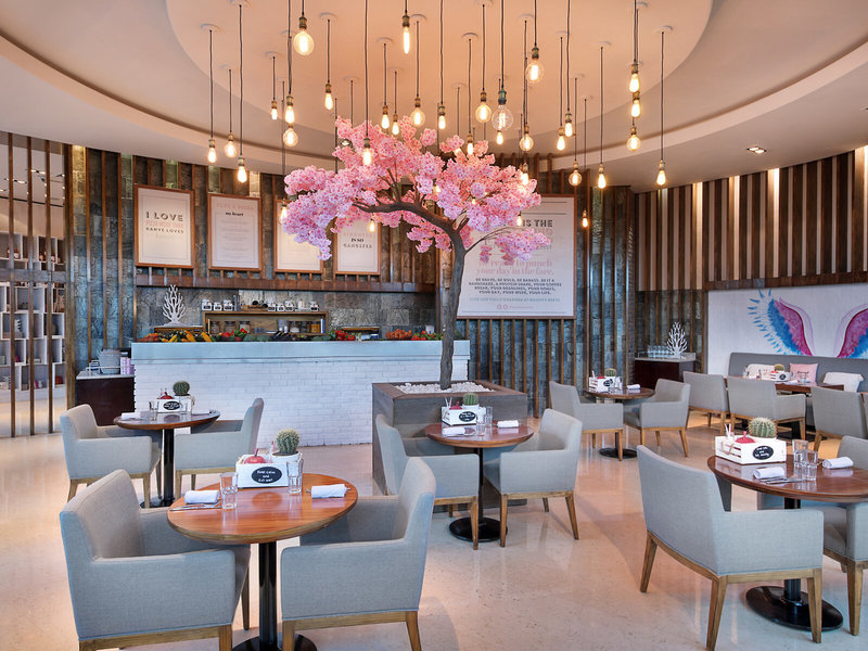 Le Meridien Mina Seyahi Beach Resort & Marina 45